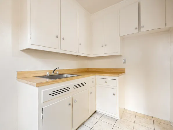 3130 Grand Concourse image 11 of 26