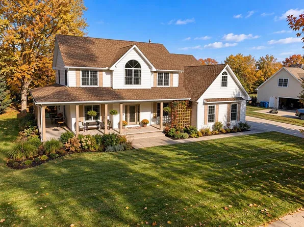 1909 Catkin Cir, Chesterton, IN 46304