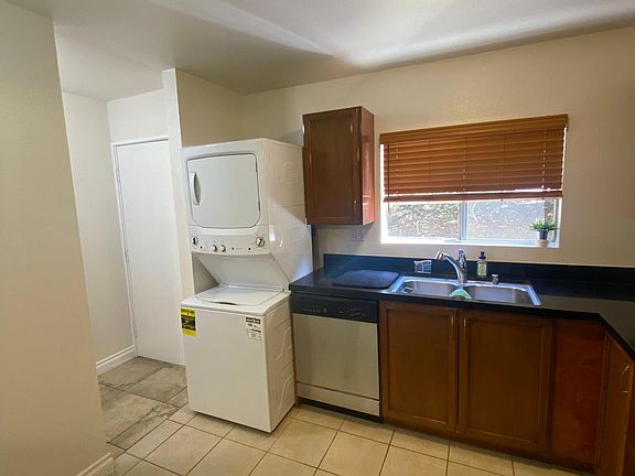 5th image of 18350 Hatteras St APT 148