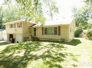 3909 N Walround Ln, Peoria, IL 61615