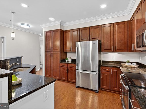 5th image of 11 Clay Lodge Ln Unit 104