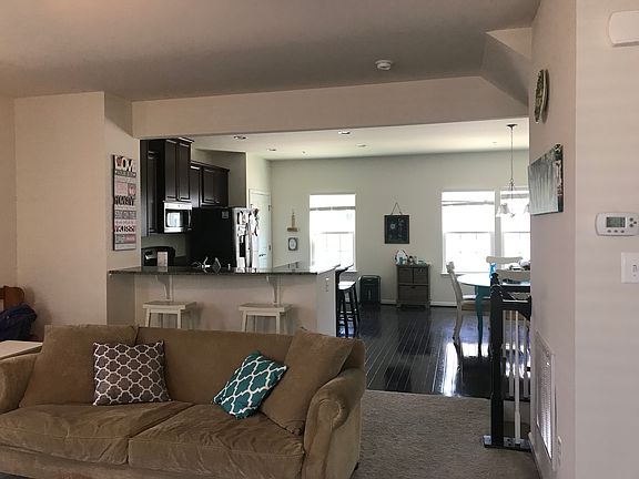 3rd image of 721 Edelen Station Pl