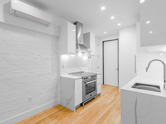 2nd image of 543 Bergen St APT 1
