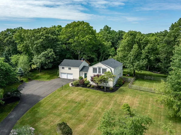 96 Obtuse Road South, Brookfield, CT 06804