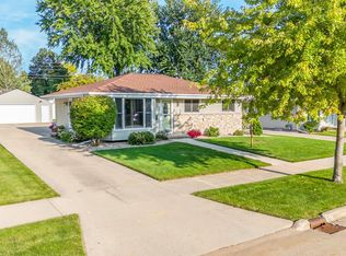 120 N Eagle St, Oshkosh, WI 54902