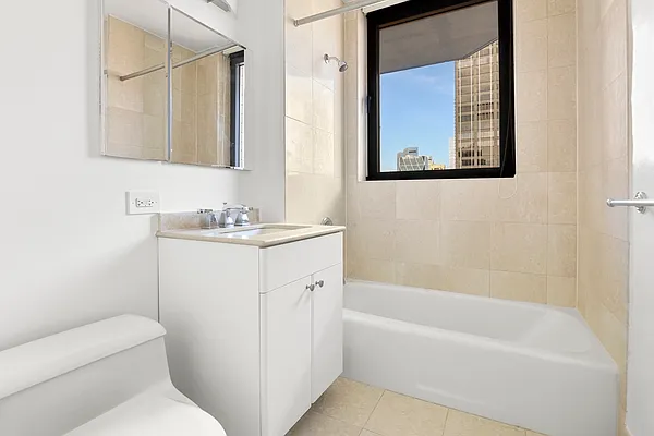 Rented by Stonehenge NYC LLC | media 7