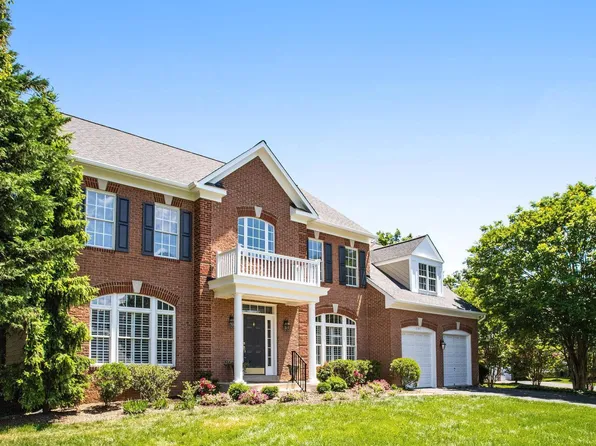 2385 Watters Glen Ct, Falls Church, VA 22043