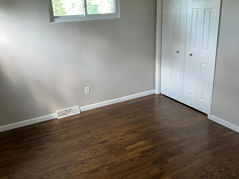 916 Hornick St — Photo 8