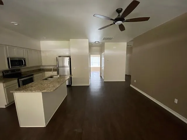 3 bed, 2.5 bath, 1205 sqft, $1,600 — Photo 2