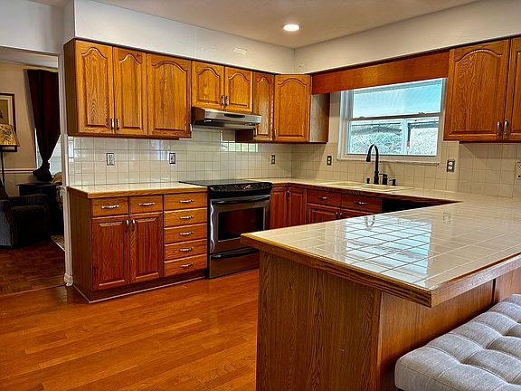 3rd image of 9122 NW 176th Ter