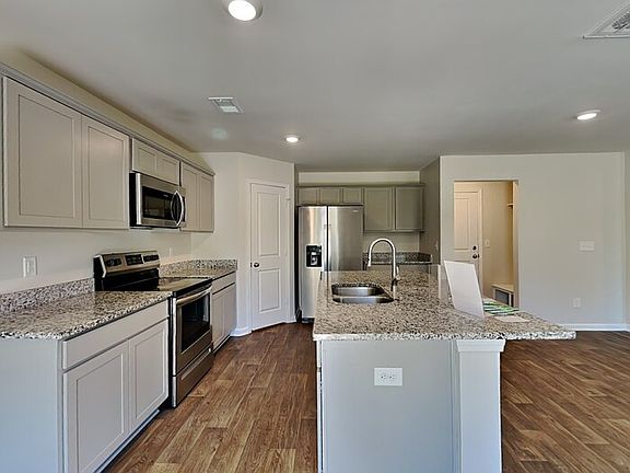 5th image of 100 Salers Ln