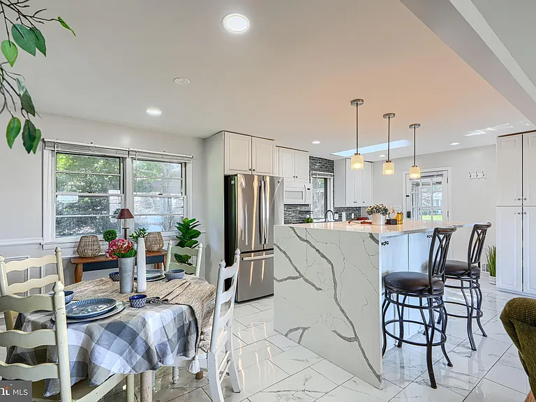 520 White Oak Dr — Photo 9