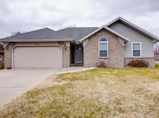 5123 S Ivey Ln, Battlefield, MO 65619