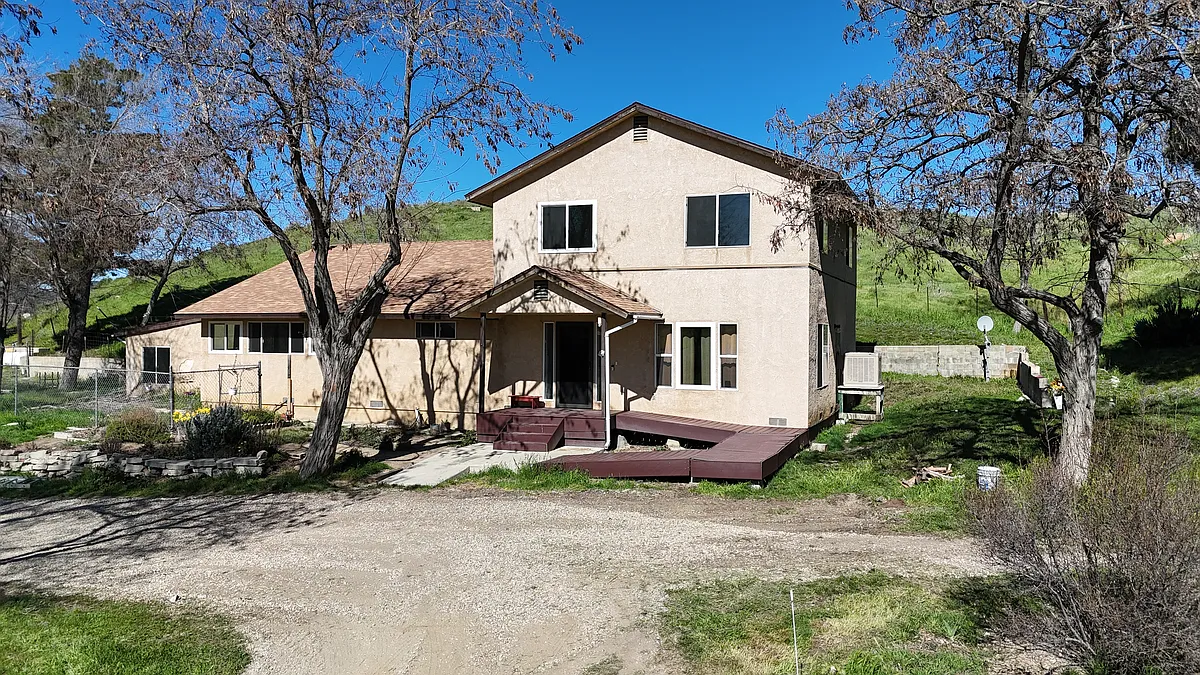 Building Photo - 13149 Elizabeth Lake Rd