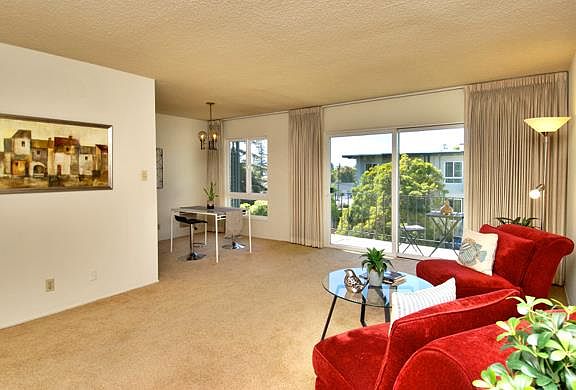 2nd image of 904 Peninsula Ave APT 401