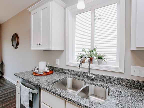 Photos of a similar Hemlock home