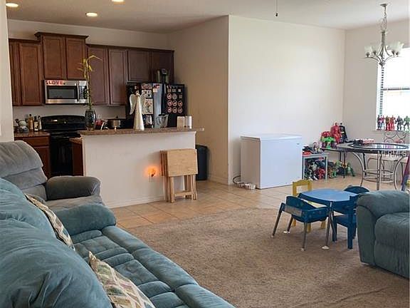 2nd image of 4721 Blackthorn Cir
