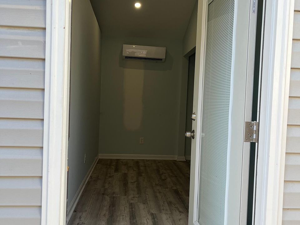 1st image of 715 Driskill Ct #B