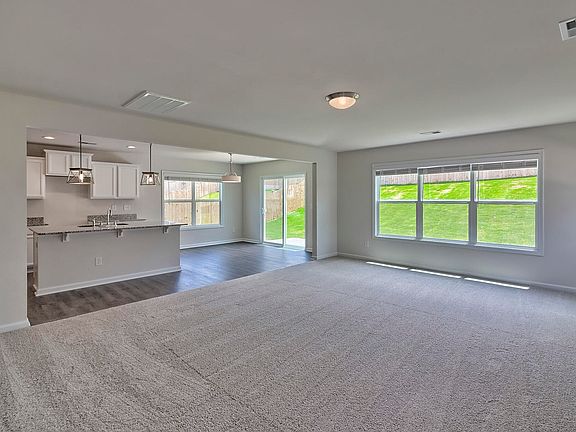 5th image of 713 Count Fleet Ct