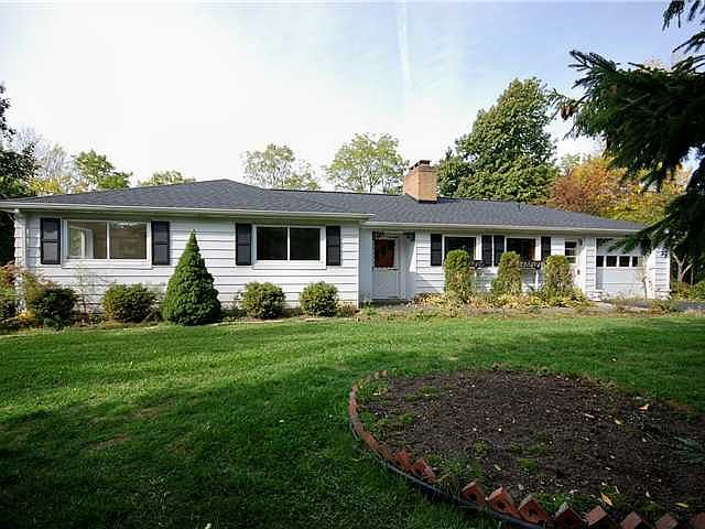 1st image of 19 Bellingham Dr