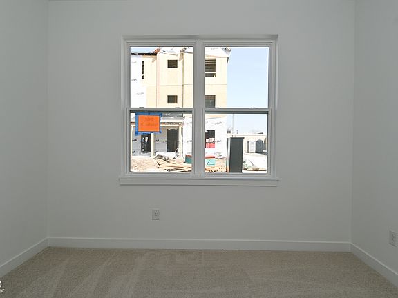5th image of 2434 Winthrop Ave