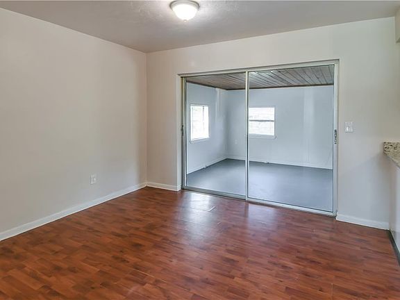 5th image of 1590 Brady Dr