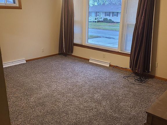 5th image of 1641 Oakmont Ln