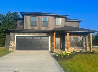 1435 Arthur Heights Dr, Fort Wayne, IN 46818