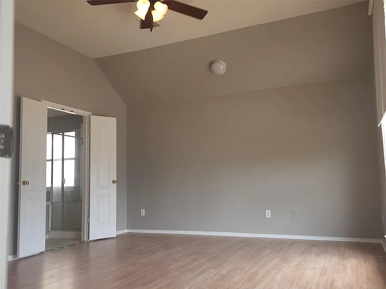 11203 Newberry Dr — Photo 10