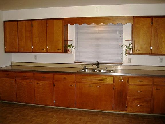 2nd image of 1015 Campbell St