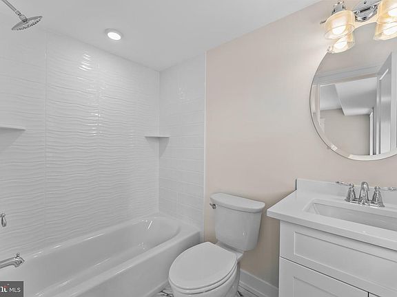4th image of 34 E 73rd St E #Sea