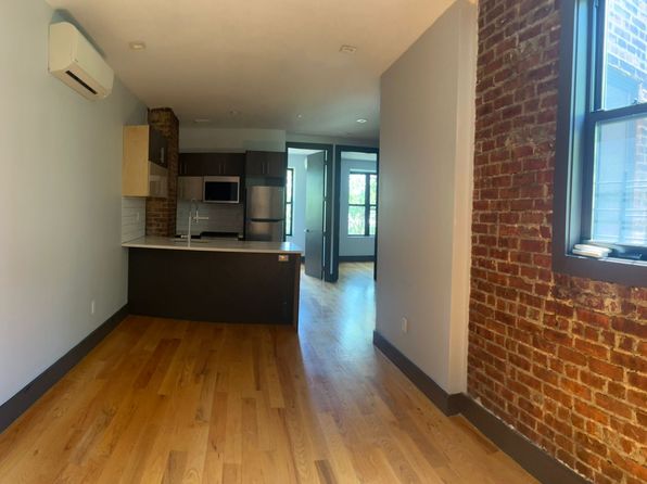 1081 Rhinelander Ave