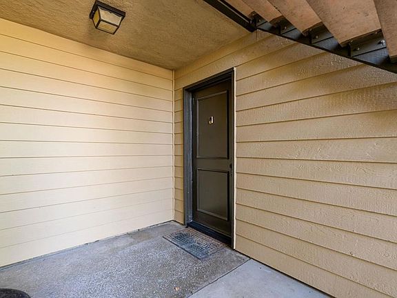 5th image of 3535 Banbury Dr APT 65
