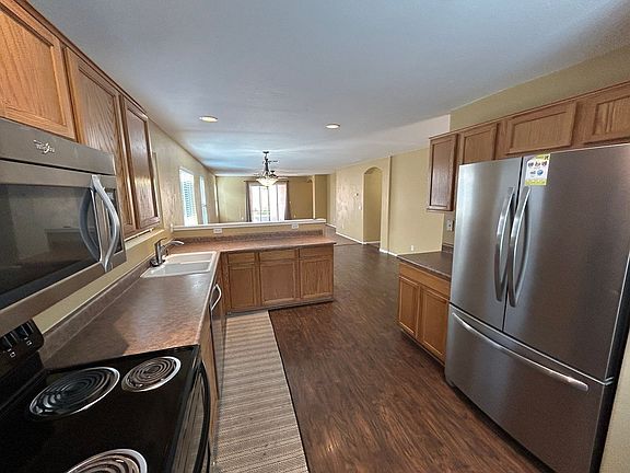 4th image of 15446 W Mercer Ln