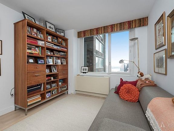 2nd image of 322 W 57th St APT 33F1