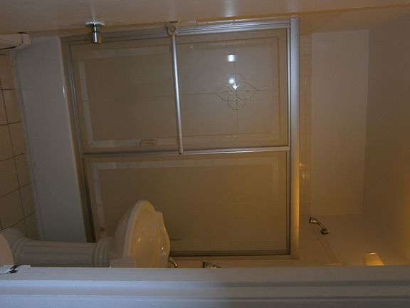 3rd image of 875 E 215th St APT 3