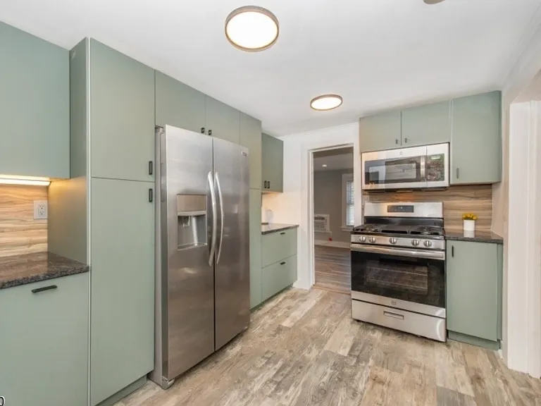 34 Morris Ave #2 — Photo 2