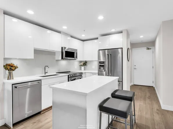 723 W 3rd St #117, North Vancouver, BC V7L 1G8