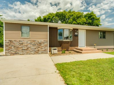 304 12th St NW, Mandan, ND, 58554