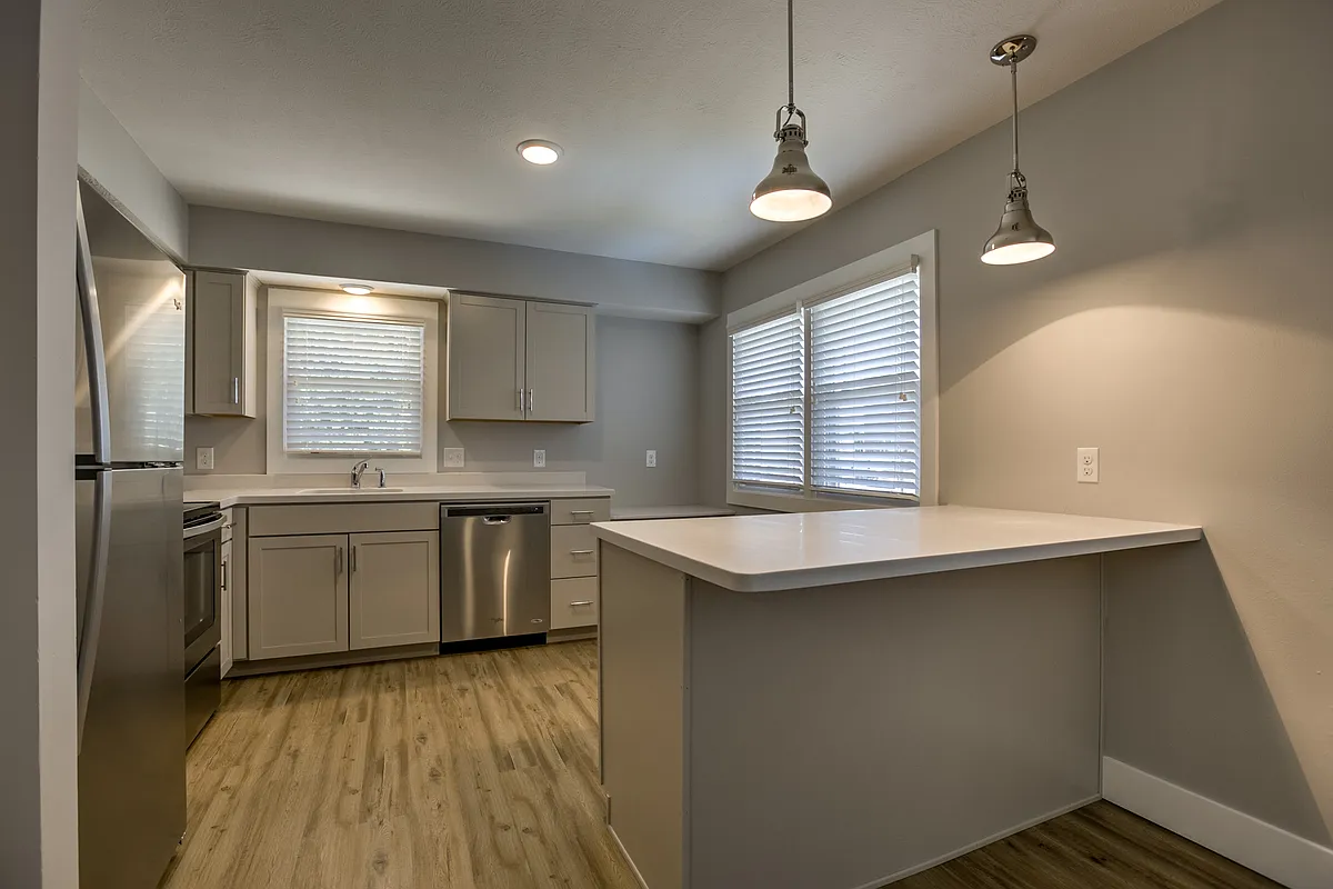 Updated appliances & breakfast bar island, very clean! - 119 N 41st St #3