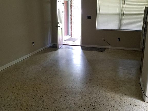 4th image of 1925 S Lakemont Ave APT A