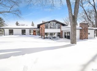 29649 Sugar Spring Rd, Farmington Hills, MI 48334