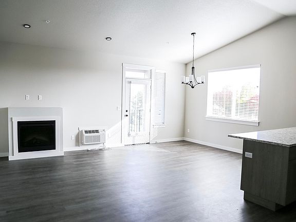 5th image of 4705 NE 66th Ave