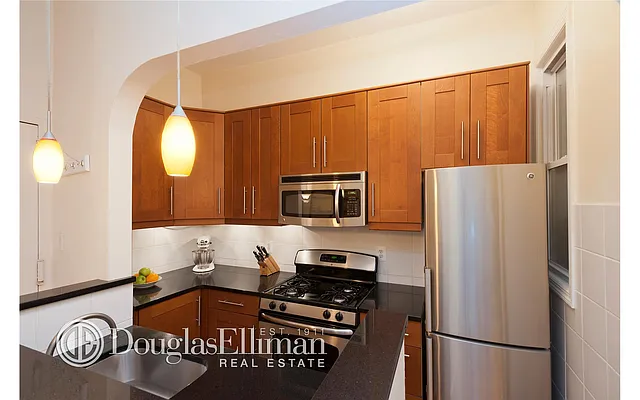 Sold by Douglas Elliman | media 14