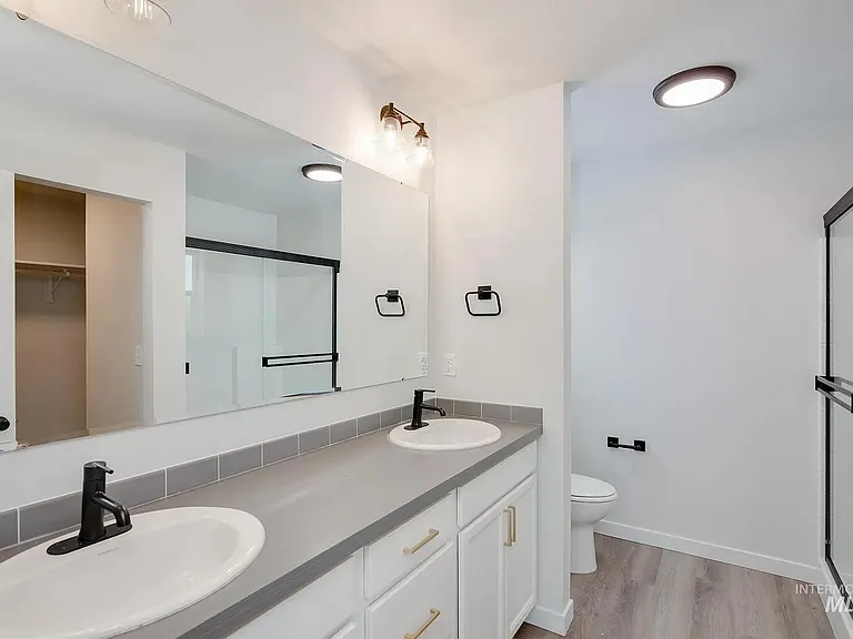 2829 E Jasmine St — Photo 8
