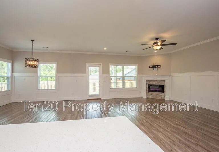 9827 Yellow Pine Rd — Photo 24