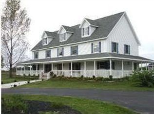 6330 N Maple Rd, Saline, MI 48176