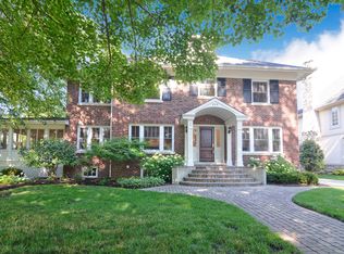 220 N Lincoln St, Hinsdale, IL 60521
