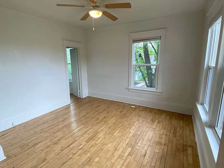 212 Smith St #1 — Photo 7