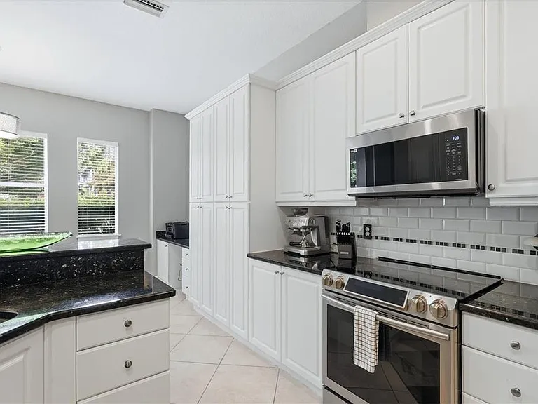 5514 46th Ct W — Photo 12